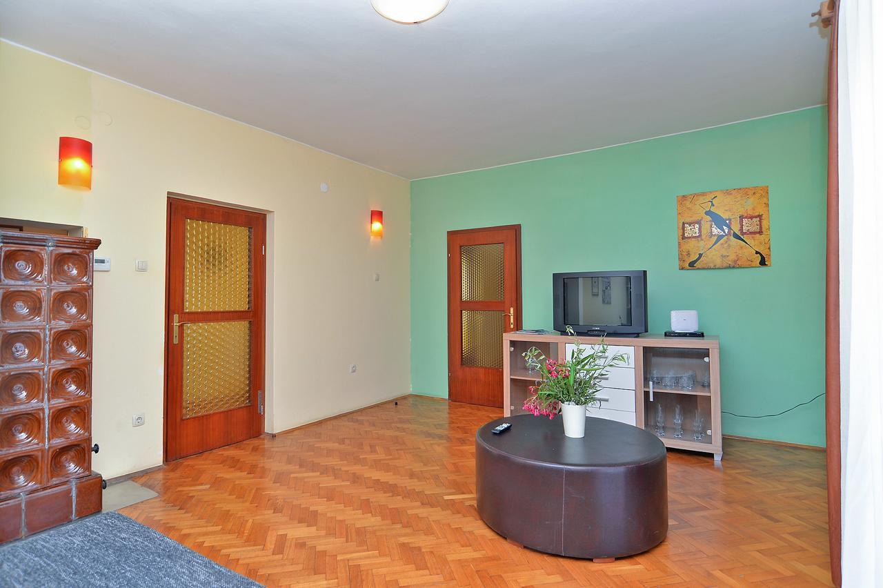 Apartments Gracijano 1724 Ližnjan Exteriör bild